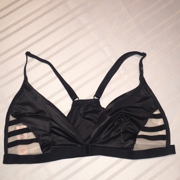 LAST ONE!! New VS Mesh Inset Triangle Bralette - Picture 5 of 8